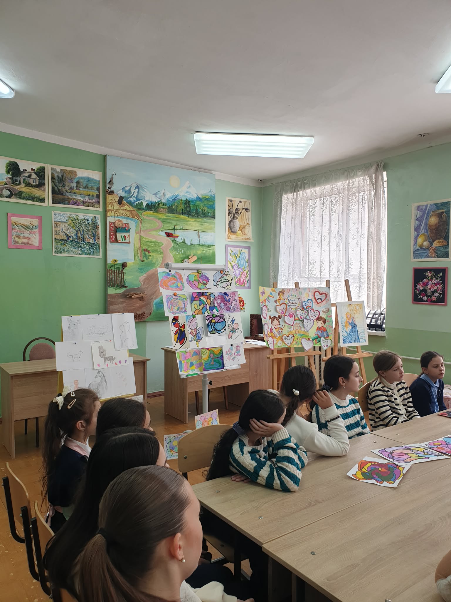 Proiectul  „Arte plastice – implicare, creativitate și art-terapie la copii”